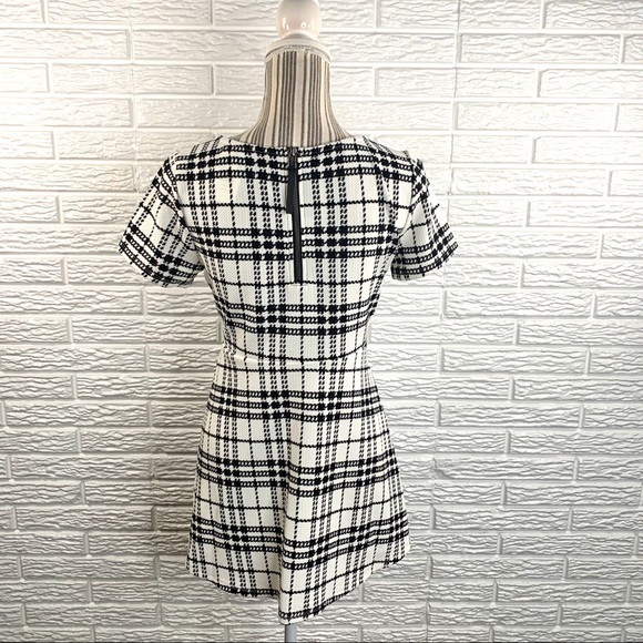 Motherhood Maternity Black & White Plaid Top - Picture 6 of 6